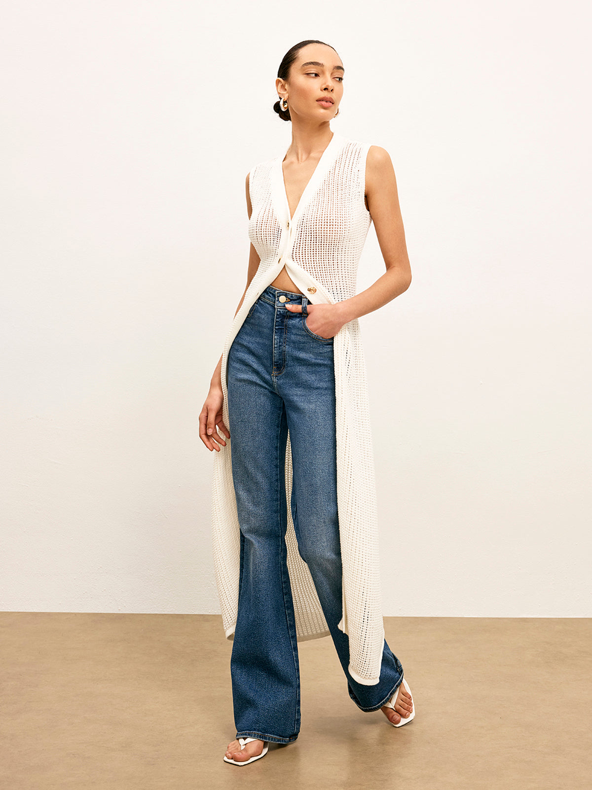 Knit Hollow Metal Detail Sleeveless Cardigan
