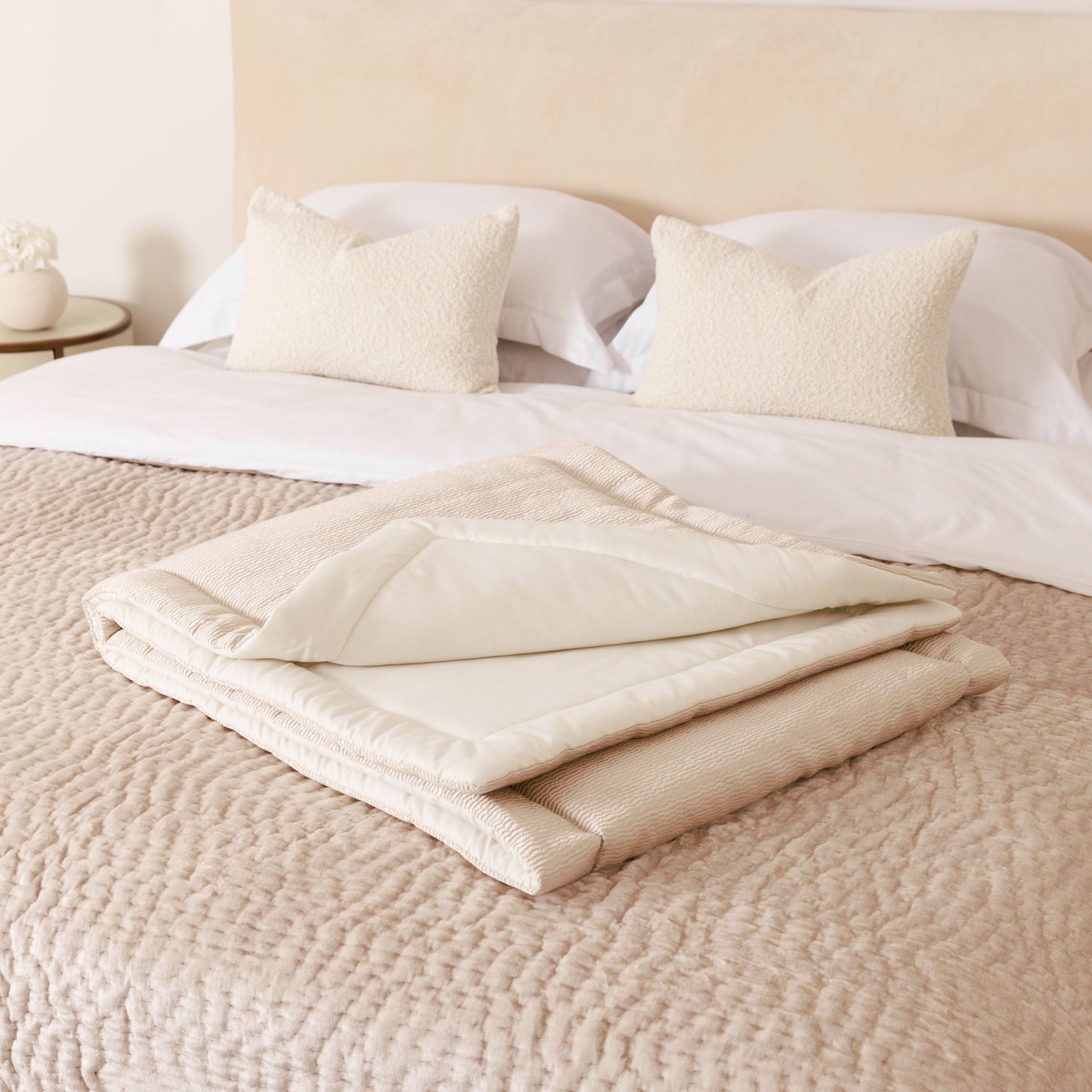 Kiri Oyster Luxury Bed Runner