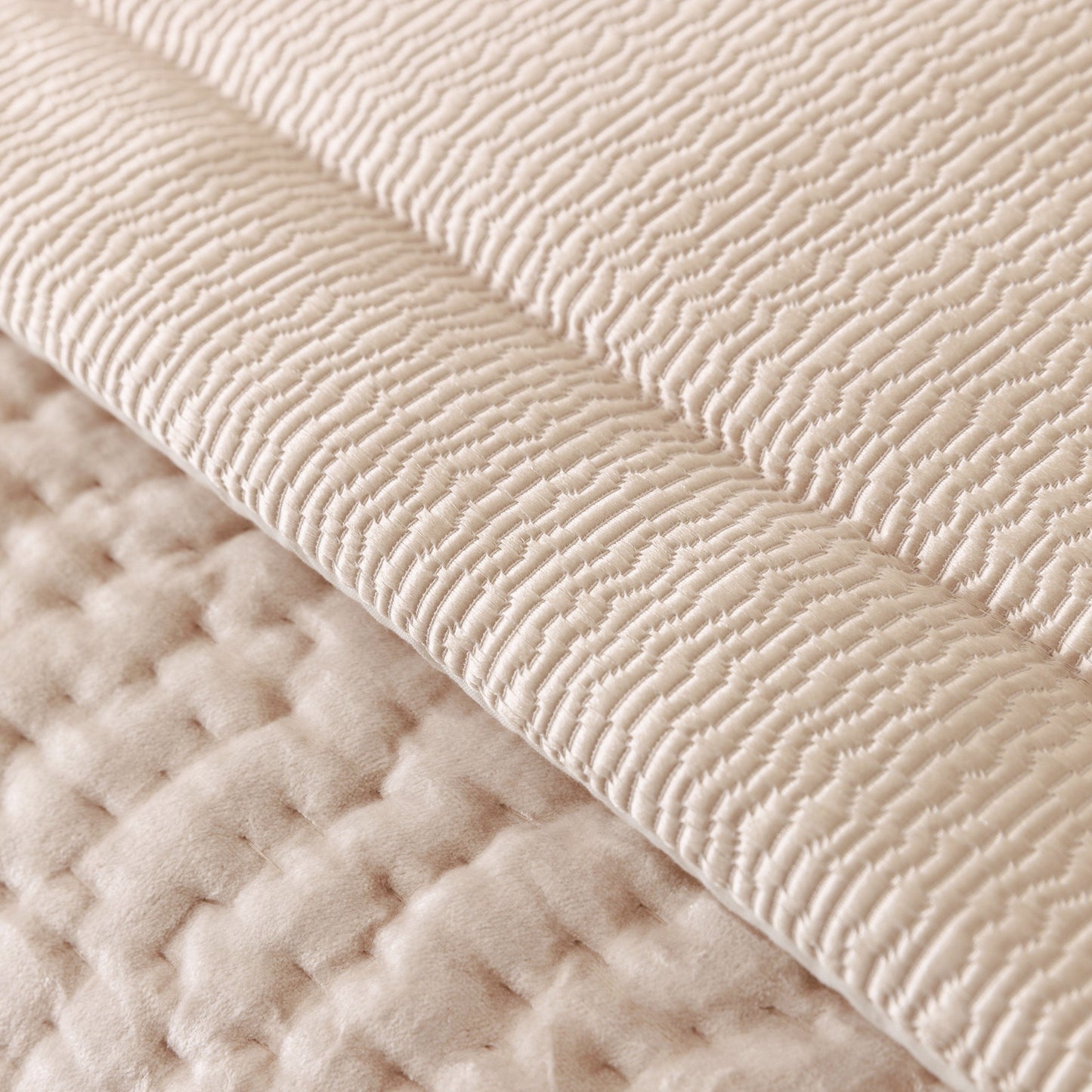 Kiri Oyster Luxury Bed Runner