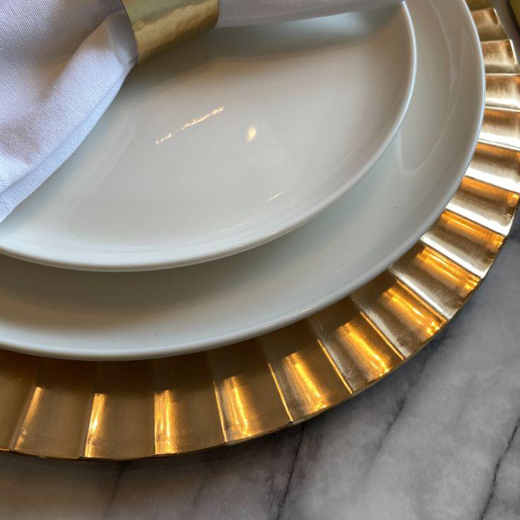 Juliet Gold Ribbed Edge Charger Plate